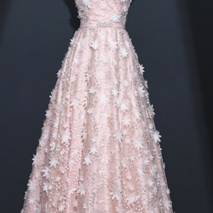 The Pink Lace Wears The Evening Dress Of The..