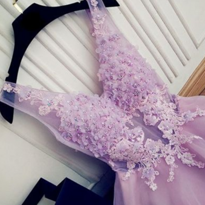 Homecoming Dress V-neck Appliques Lilac Short Prom..