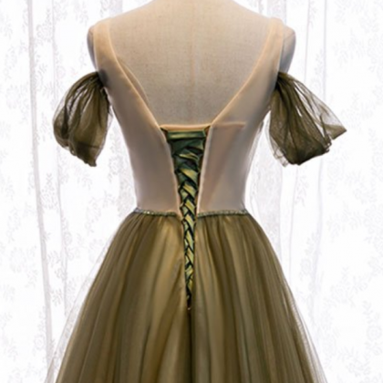 Simple sweetheart tulle off shoulde..