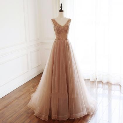 Elegant V-neck Sleeveless Tulle Evening Dress..
