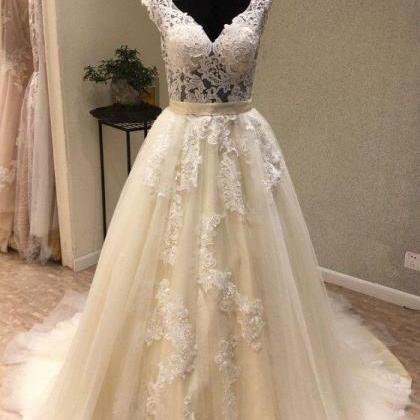 Elegant Sweetheart Ivory Tulle With Lace Beach..