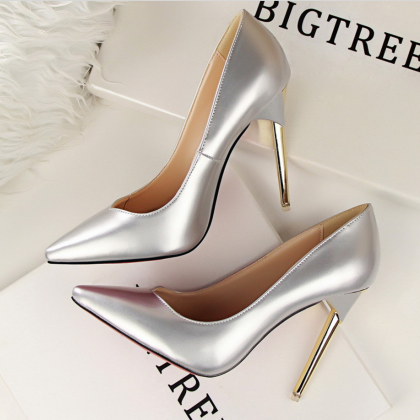 Pointed Toe Patent Leather Stiletto..