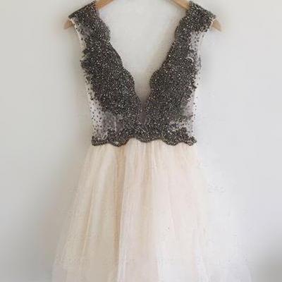 Deep V Neck Prom Dres,Cute Prom Dress,Short Homecoming Dress,Tulle Party Dress,Juniors Homecoming Dresses, Black Beading Homecoming Dresses