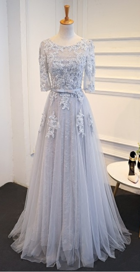 The Mother Of Grey Lace Wedding Dress Starts The Bridegroom's Bridesmaid Dress In The Evening Evening Dresses
