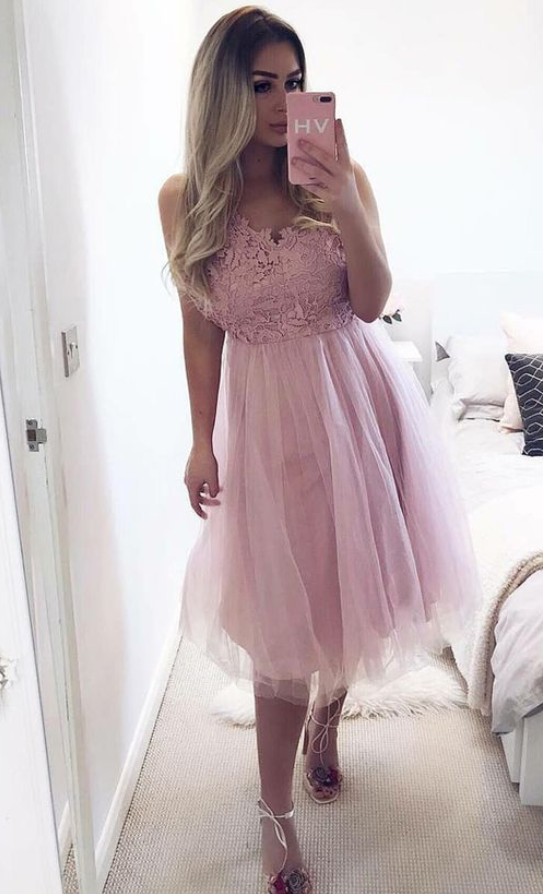 A-line V-neck Knee-length Pink Tulle Homecoming Dress With Lace