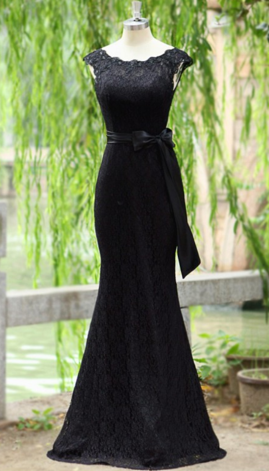 Mermaid Black Lace Scoop Neckline Ribbon Backless Evening Dresses