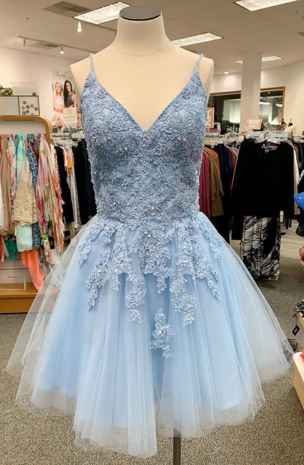 Spark Queen V Neck Short Sky Blue Homecoming Dress With Lace Appliques