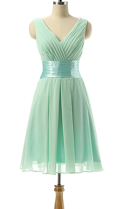 Vintage Bridesmaid Dress With A Ribbon, Light Green V-neck Bridesmaid Dresses With Soft Pleats, Knee-length Chiffon Bridesmaid Dresses
