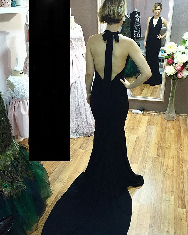 Black Prom Dresses,prom Dress,black Halter V Neck Backless Mermaid Evening Gown With Sweep Train