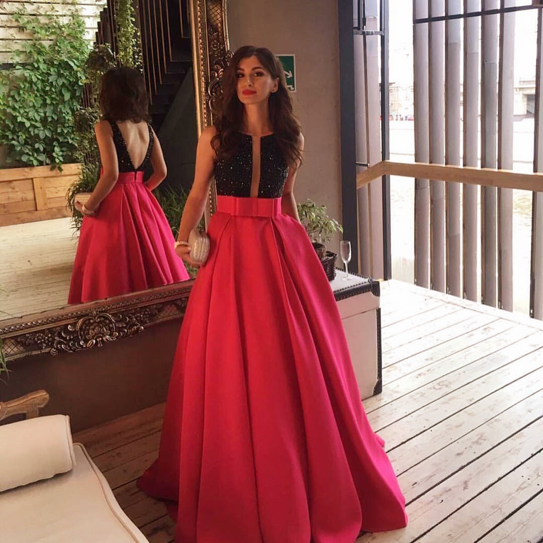 Prom Dress,modest Prom Dress,burgundy Long Satin Ball Gowns ,beaded Prom Dresses 2017,sparkly Evening Gowns,floor Length Party Dress