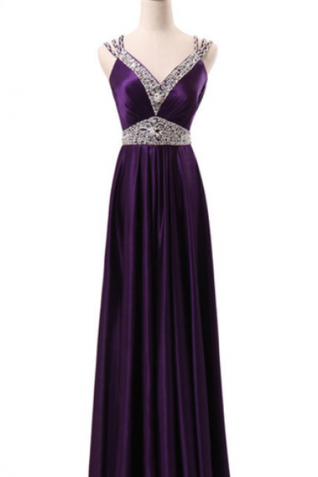 The Of An Elegant Gown With A Sexy Evening Gown And A V-neck Crystal Evening Gown