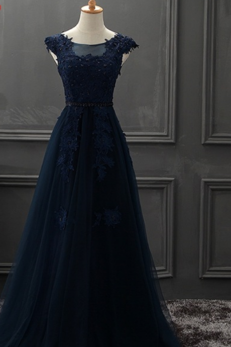 The Woman In The Dark Blue Long Lace Wedding Gown - The Party Begins The Formal Evening Gown With A Bathrobe And A Lounge Chair