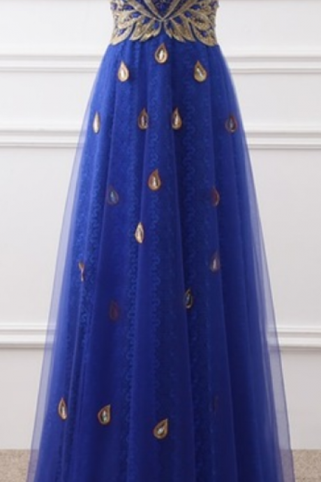An Elegant Royal Blue Red Hairline Embroidered Lace V-necker Sleeve With A Luxurious Pink Evening Gown