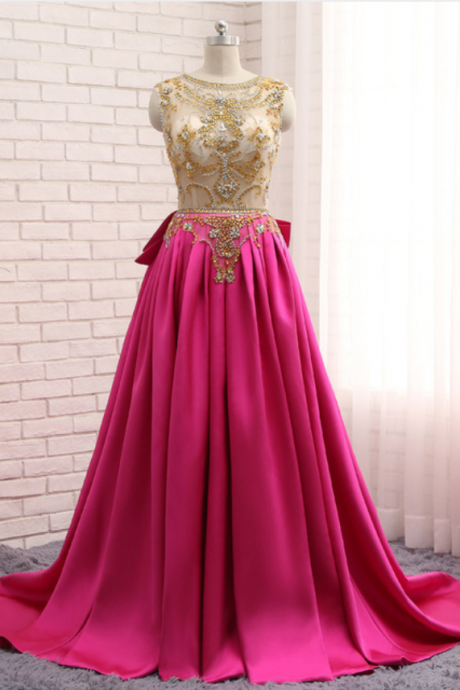 The Luxury Wore A Pink Satin Gown With A Sexy Evening Gown And Evening Gown