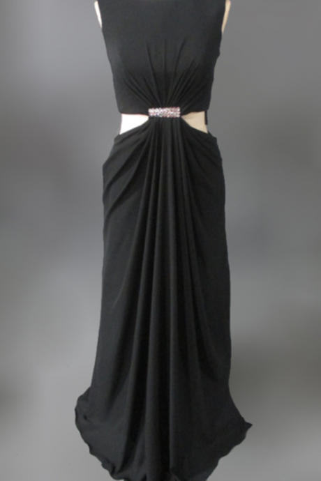 The Mermaid Gown Had A Black Long Black Night Gown On The Back Of Her Gown Evening Dresses