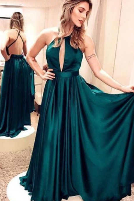 The Green Evening Gown Was Kept In A Glamorous Ball Gown.