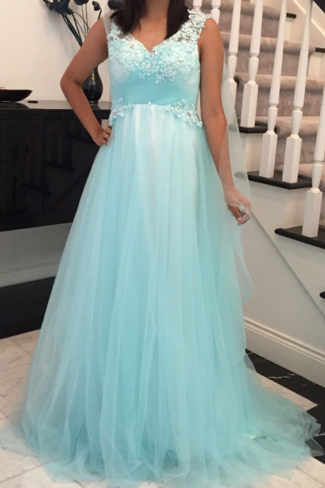 Light Blue A Line Prom Dresses Tulle Lace Applique Evening Gowns With V Neckline