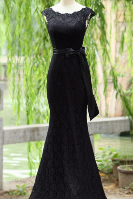 Mermaid Black Lace Scoop Neckline Ribbon Backless Evening Dresses