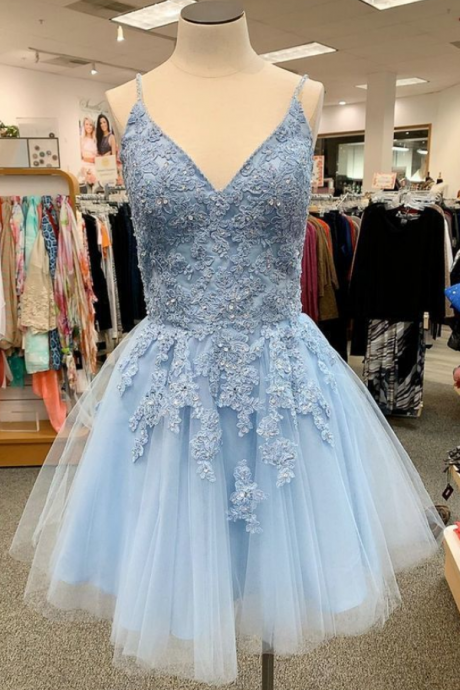 Spark Queen V Neck Short Sky Blue Homecoming Dress With Lace Appliques