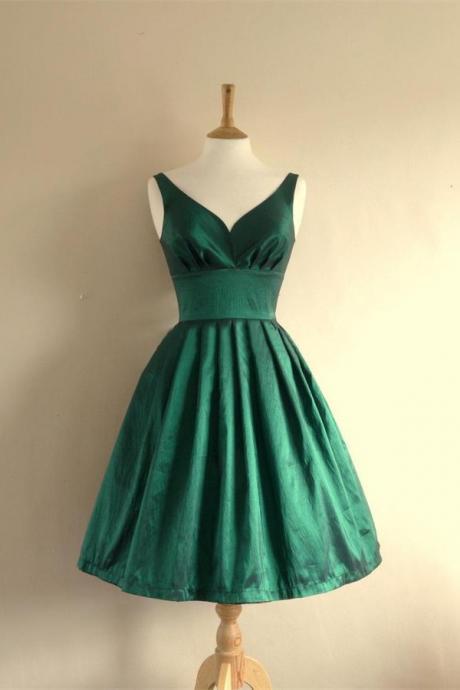 Short V-neck Satin Homecoming Dress,dark Green Pleated Party Gown