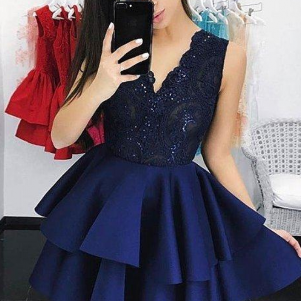 Blue V-Neck Tiered Short Homecoming Dress