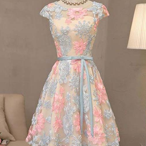 Lace Homecoming Dresses,Round Neck Homecoming Dresses,Short Prom Dress,Cute Homecoming Dresses