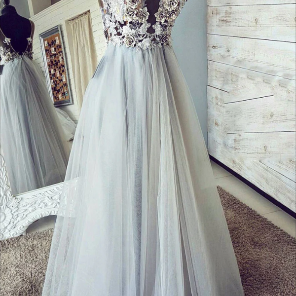 Elegant Long A-line Tulle Lace Round Neck Backless Formal Prom Dresses