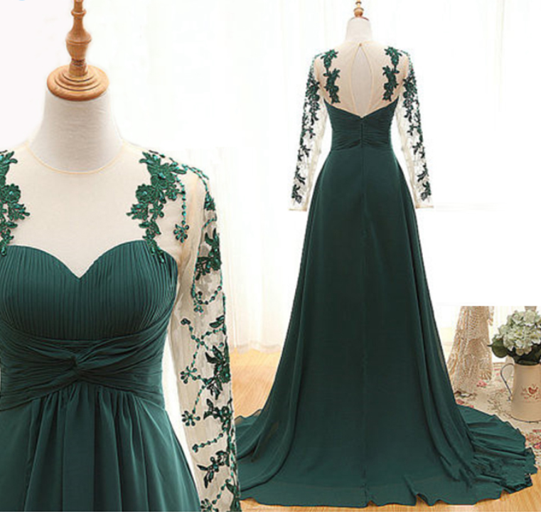 A Woman's Long-sleeved Chiffon Dresses A Dress For The Train's Evening ...