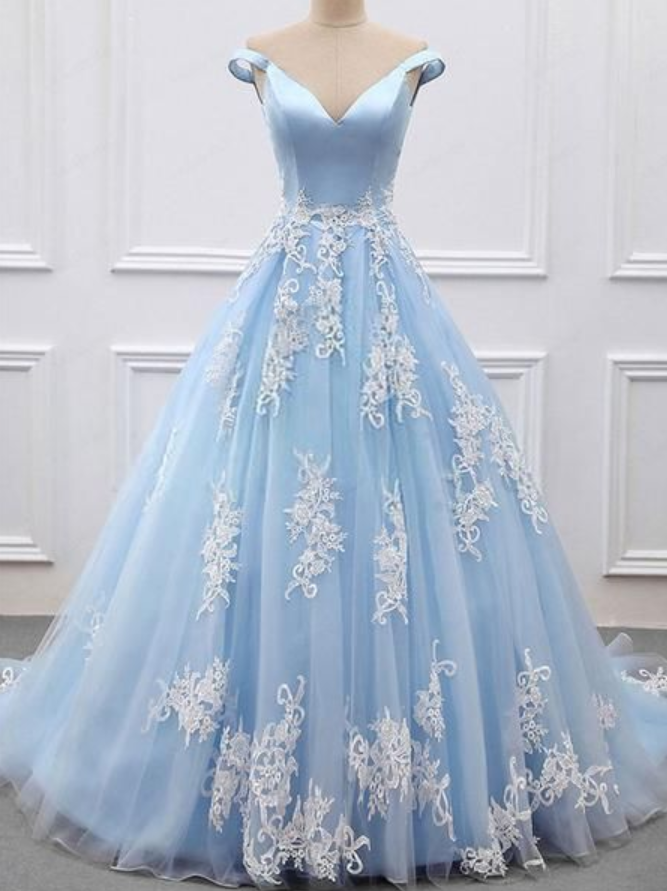 A-Line/Princess V-Neck Sleeveless Applique Prom Dresses