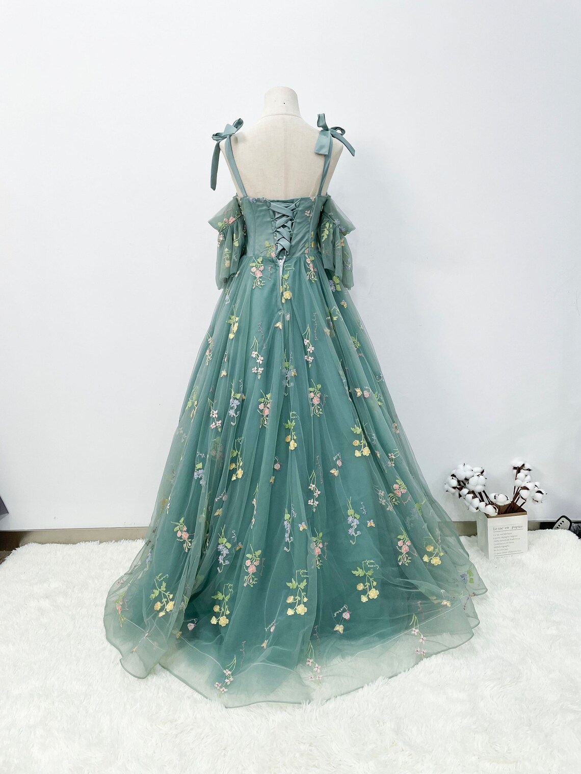 A-Line/Elegant Off-the-Shoulder Long Sleeves Lace Floor-Length Tulle Prom Dresses main image 0