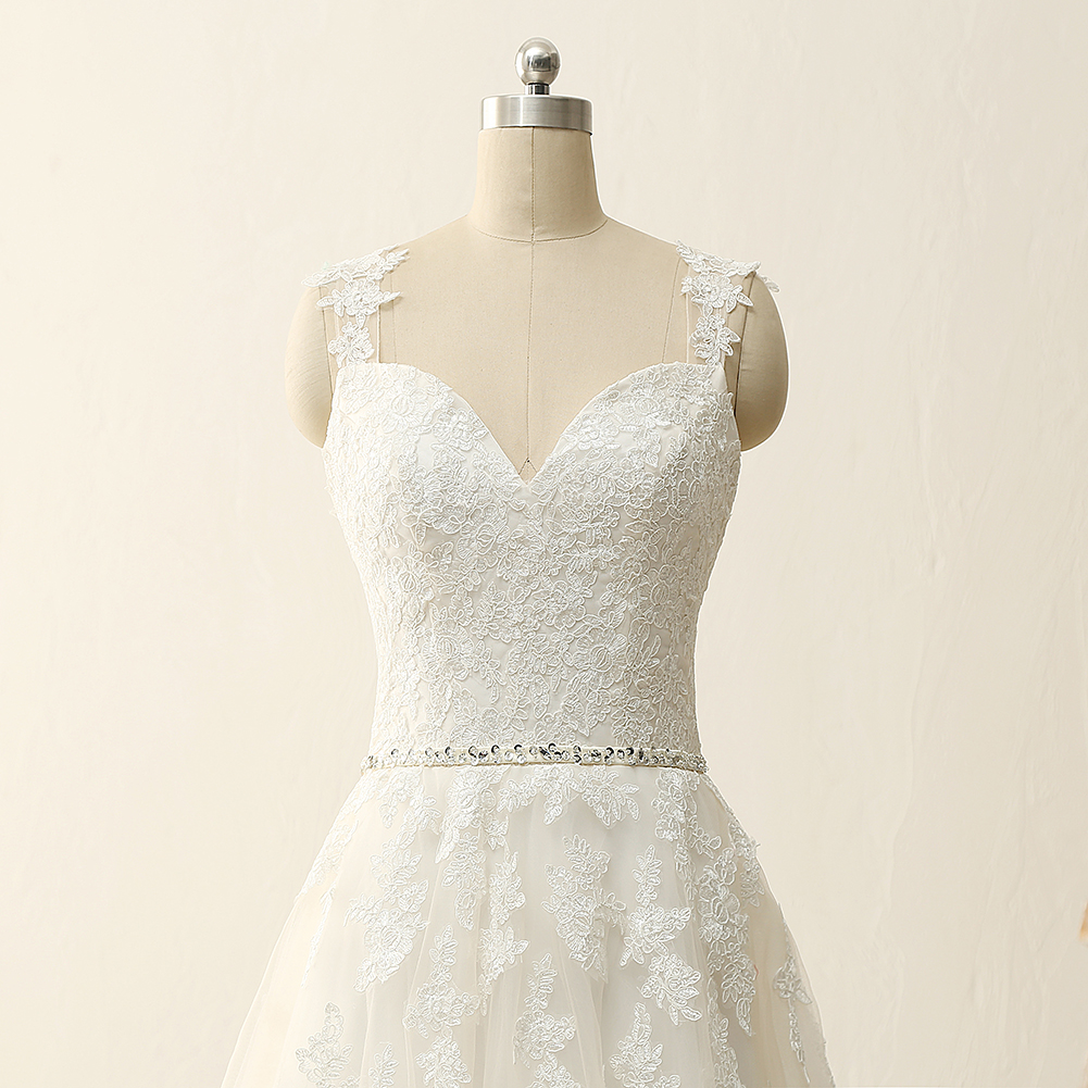 Sleeveless Lace Appliqué Sweep Train Wedding Dress With Plunging